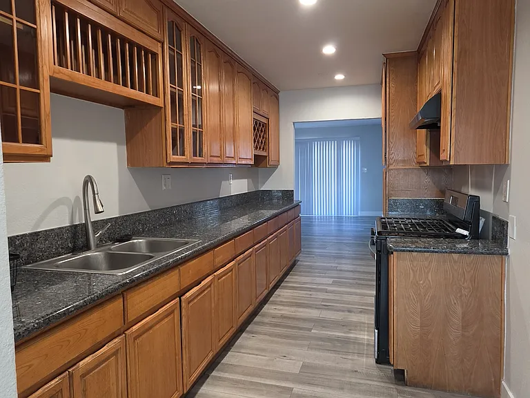 12872 Norris Ave — Photo 8