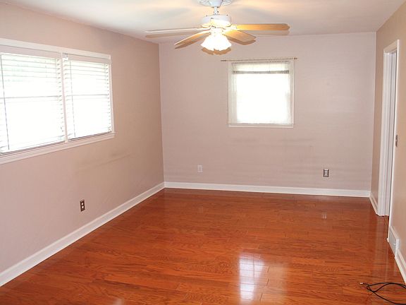 5th image of 235 Brookside Dr