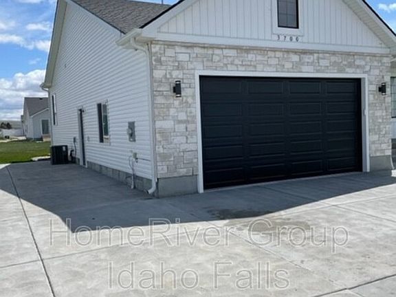 2nd image of 3700 Ola Vista Ave