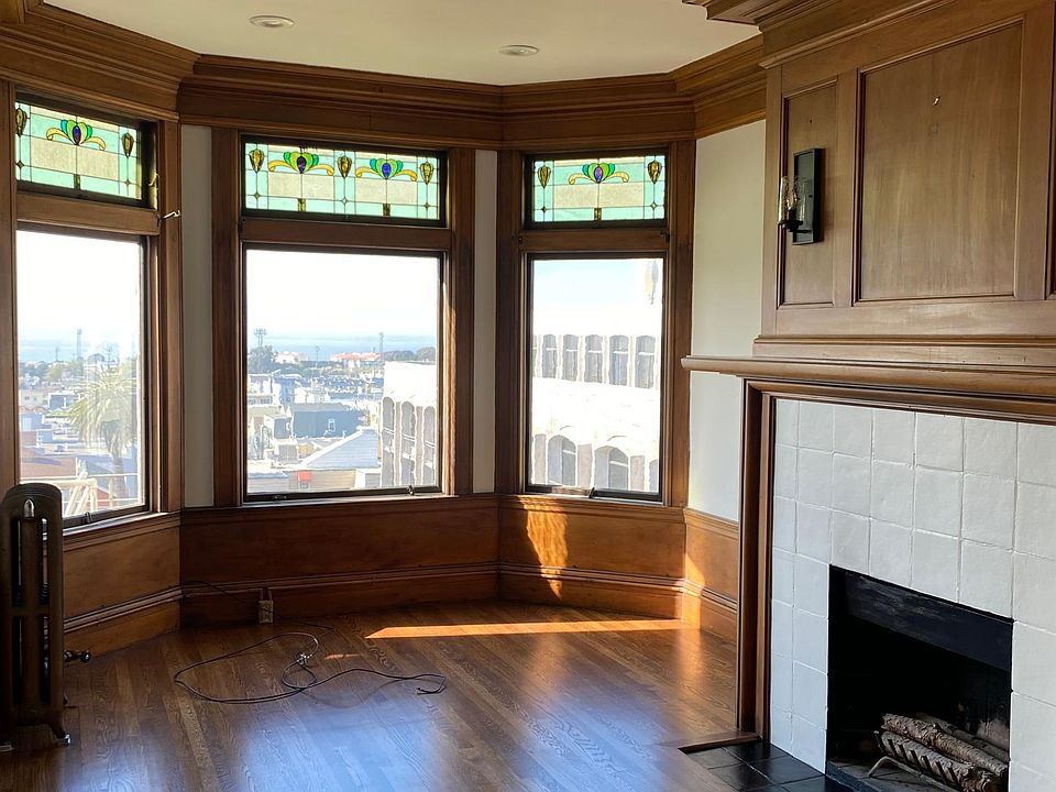 1st image of 2036 Green St #5