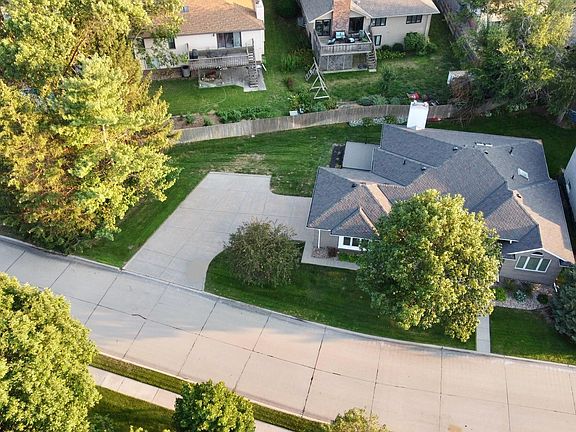 4th image of 6833 Forest Lake Blvd