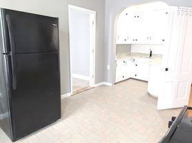 685 Massabesic St, Manchester, NH