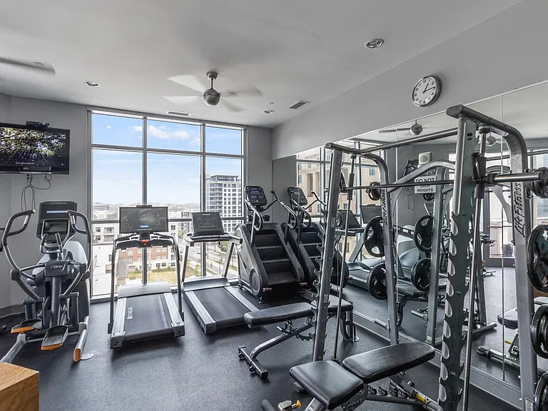 333 W Trade St #1401 — Photo 38
