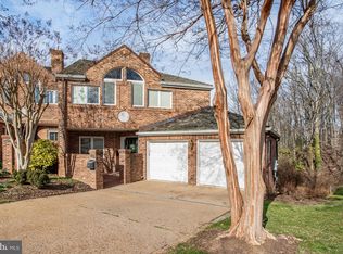 2471 N Wakefield Ct, Arlington, VA 22207