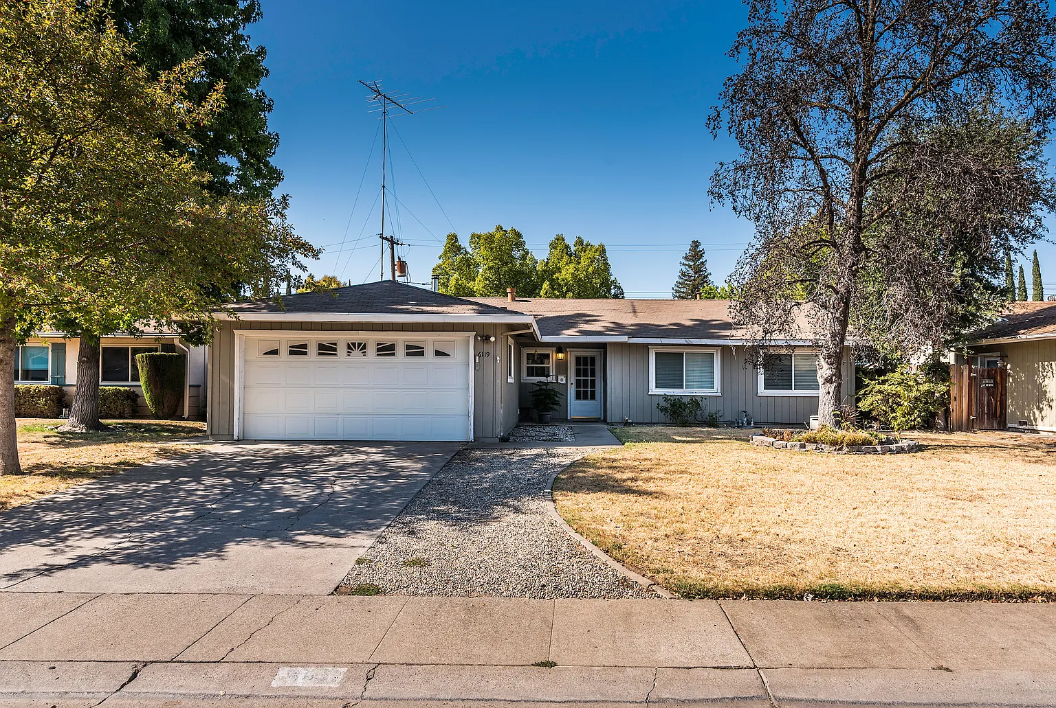 6119 Pinecreek Way photo 1