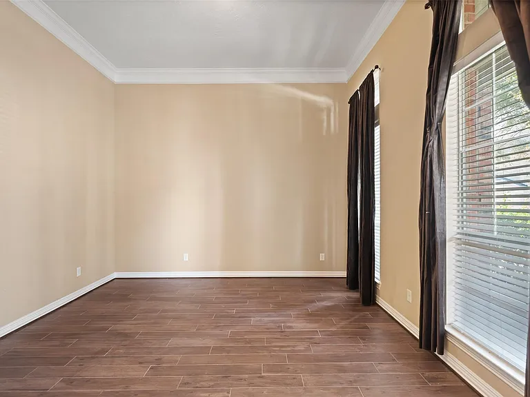 23010 Prairie Lake Ct — Photo 4