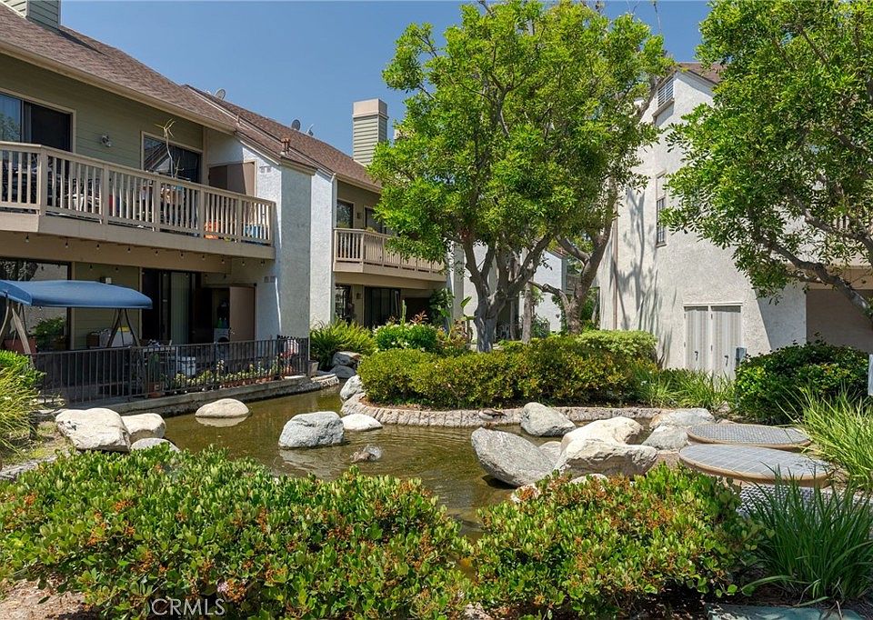 1st image of 10620 Lakeside Dr N #285-I
