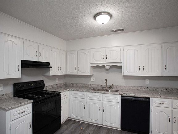3rd image of 220 Bellevue Cir #A