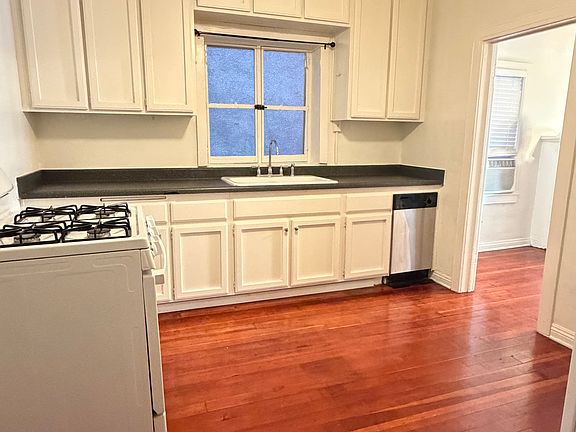 3rd image of 185 S Glassell St APT 6