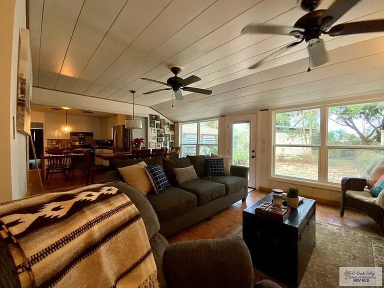 205 Ebony Ave #GUEST COTTAGE — Photo 11