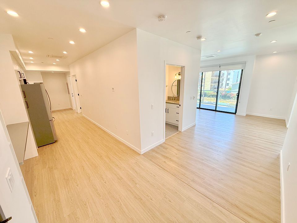 1st image of 11500 Culver Blvd APT 300