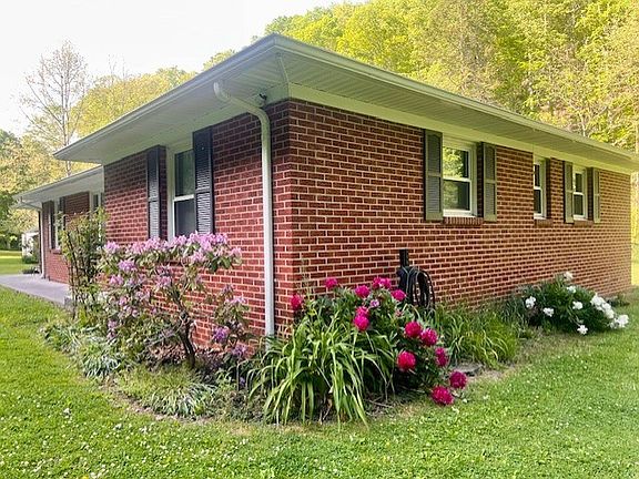 5th image of 439 Laurel Rd