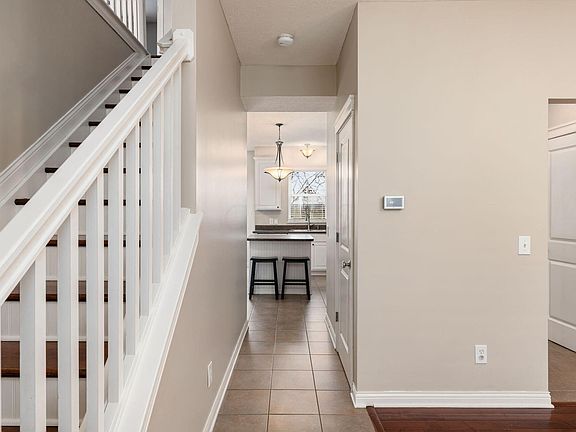 4th image of 359 Stonhope Dr