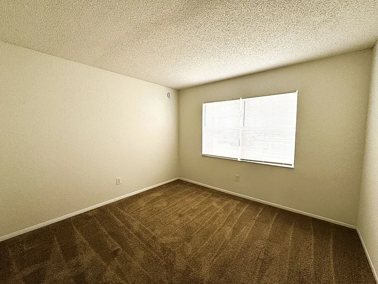 25100 Sandhill Blvd #M — Photo 7