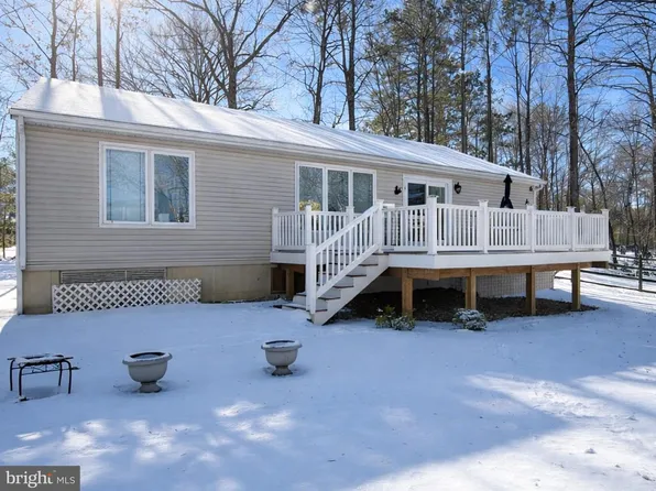 355 Lake Caroline Dr, Ruther Glen, VA 22546