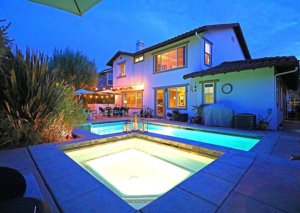 1st image of 16425 Garnet Way