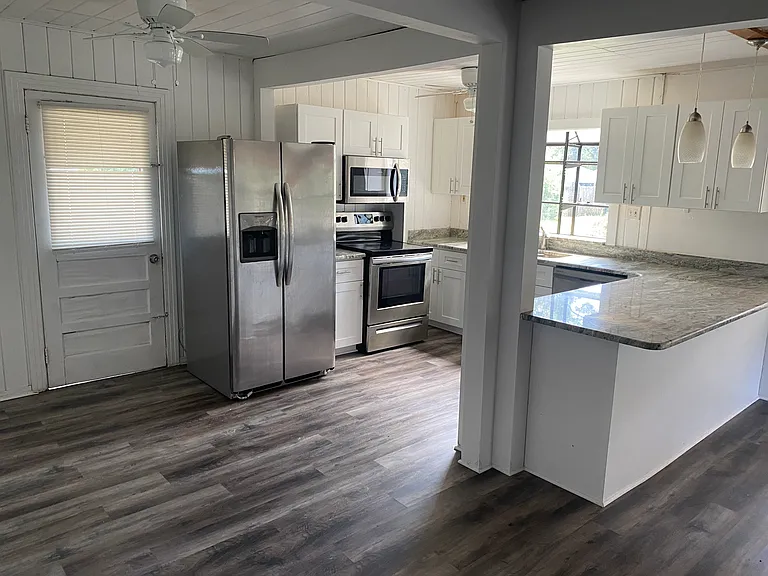7008 N Dakota Ave — Photo 2