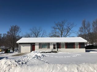 222 S 7th St, Winterset, IA 50273
