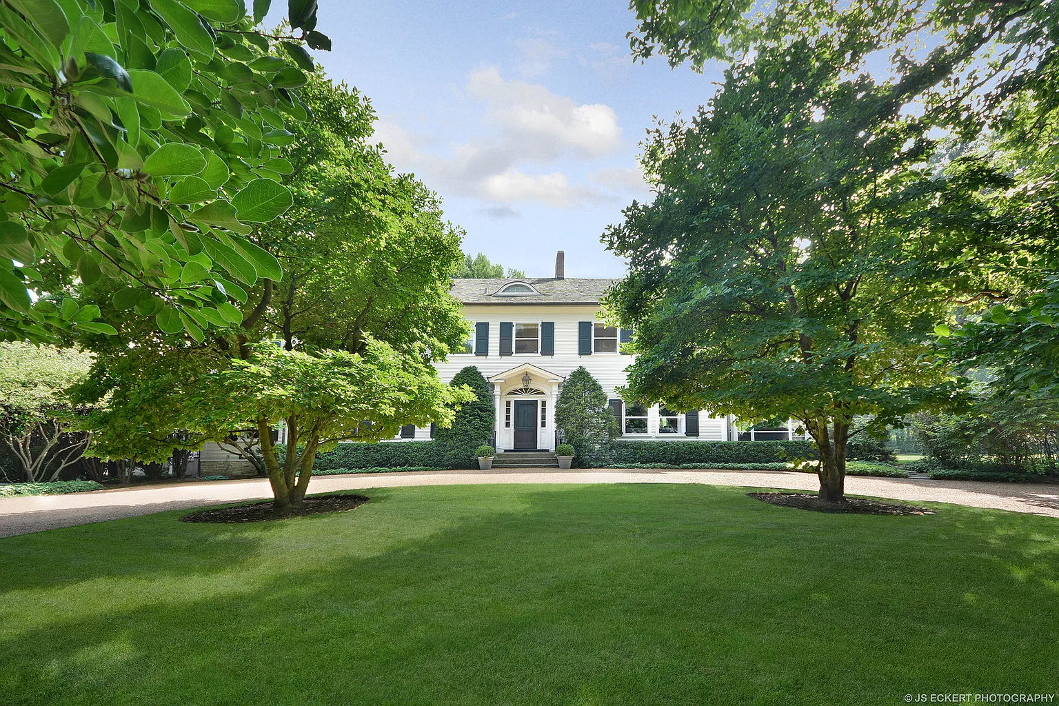 1035 N Sheridan Rd photo 1