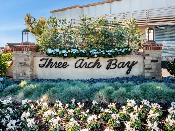 44 S La Senda Dr, Laguna Beach, CA 92651