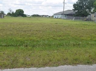 1143 NE 2nd Pl, Cape Coral, FL 33909