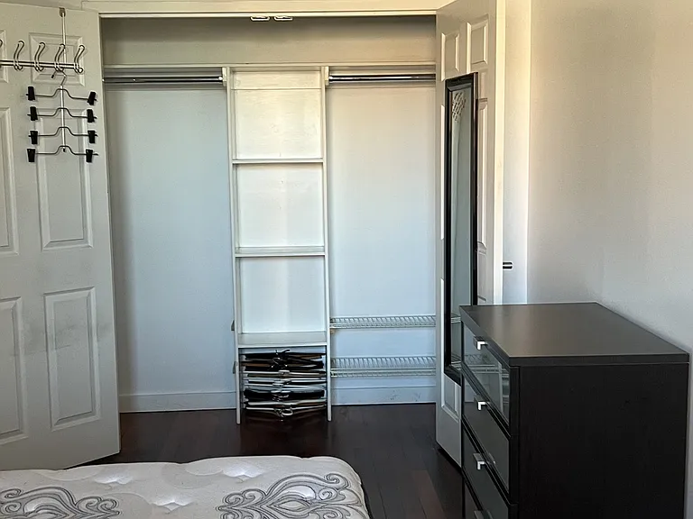 2124 Newtown Ave #4B — Photo 6