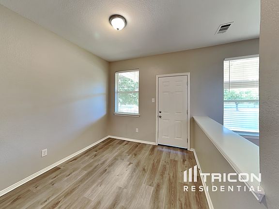 4th image of 523 Pinnacle Dr