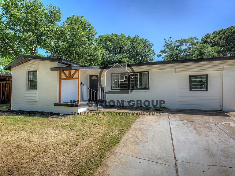 1308 Marshalldale Dr — Photo 5