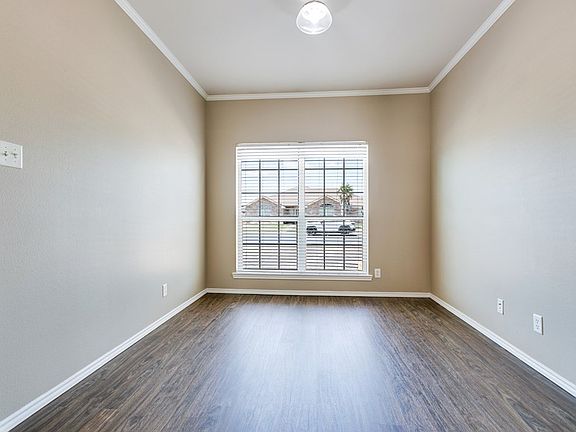 3rd image of 6014 Carrizo St