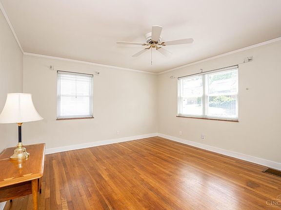 3rd image of 210 Marion Ave