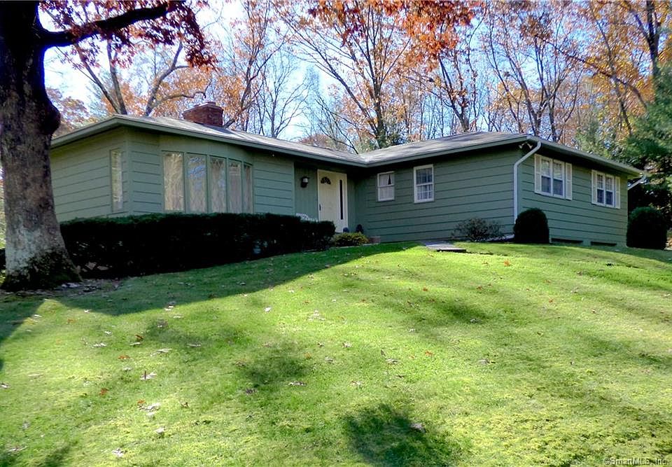 1st image of 26 Woodhaven Dr