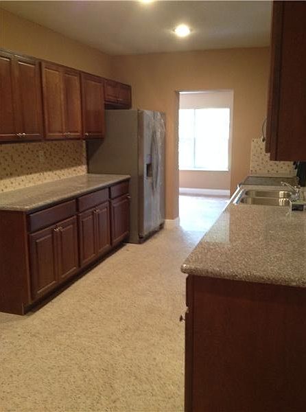 1st image of 200 NE 175th St