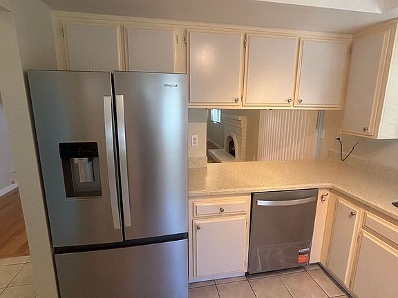 4th image of 840 Adobe Dr