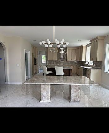 5th image of 5555 Holm Dr