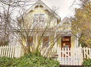 916 N 36th St, Seattle, WA 98103