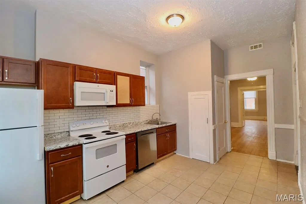 1 bed, 1.0 bath, 824 sqft, $650 — Photo 4