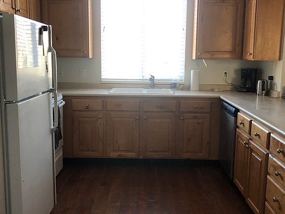 2nd image of 1600 W Pinebrook Blvd #C4