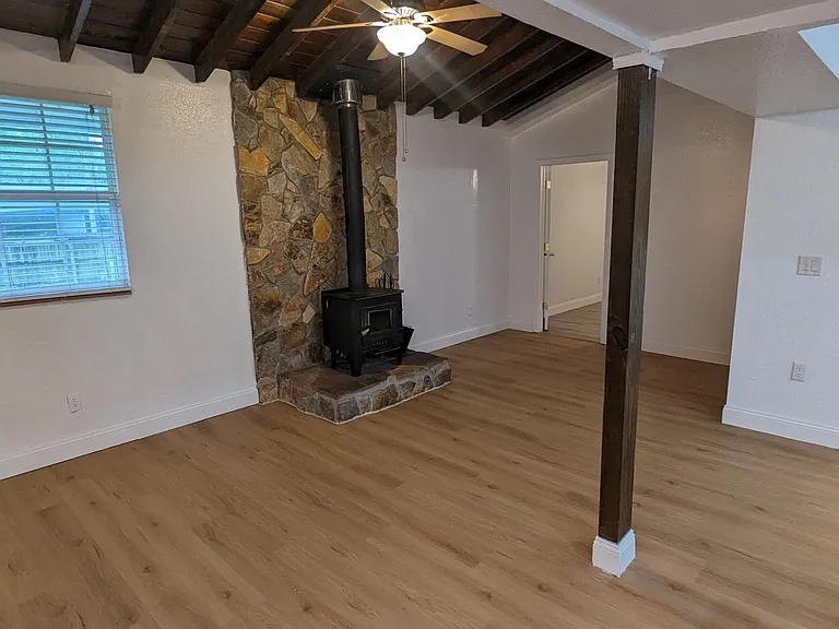 3190 Howard Ave — Photo 16