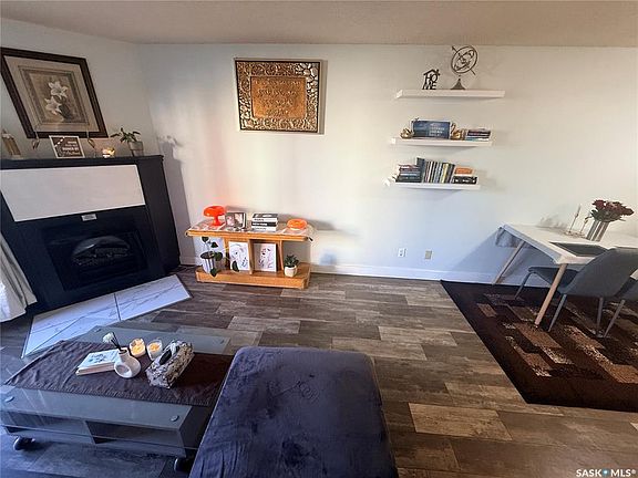 5th image of UNIT 112-3308 33rd STREET W
