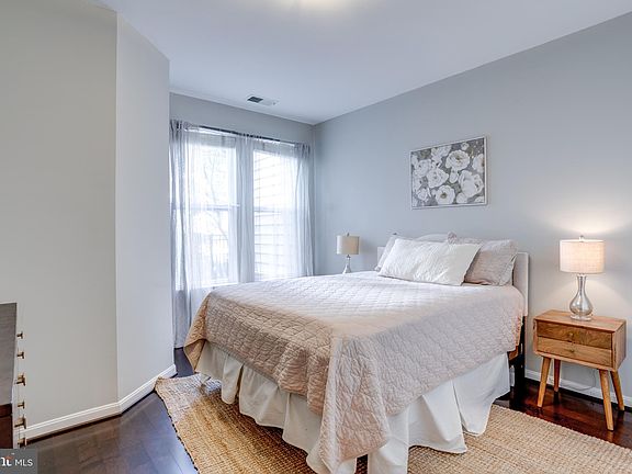 4th image of 2655 Prosperity Ave APT 110