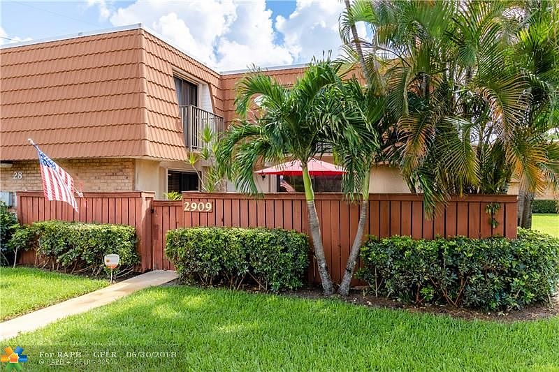 1st image of 2909 Waterford Dr N #2909