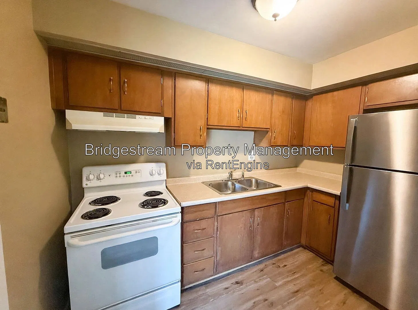 2 bed, 1.0 bath, $825 — Photo 2
