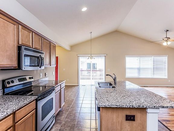 5th image of 10143 N Glenstone Ct