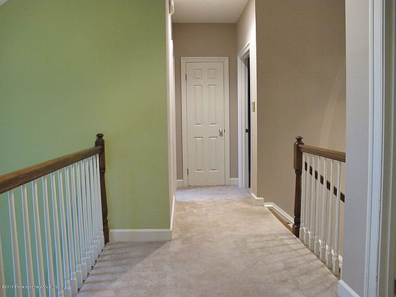 5th image of 413 Dogleg Dr