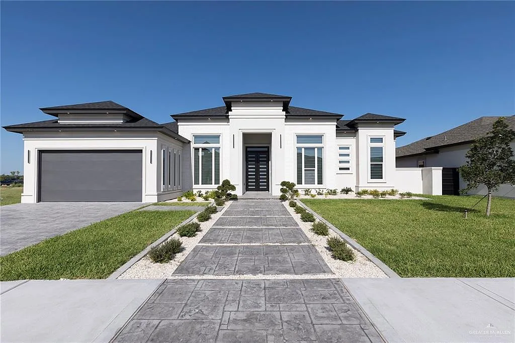 4 bed, 3.5 bath, 2300 sqft, $3,700 — Photo 2