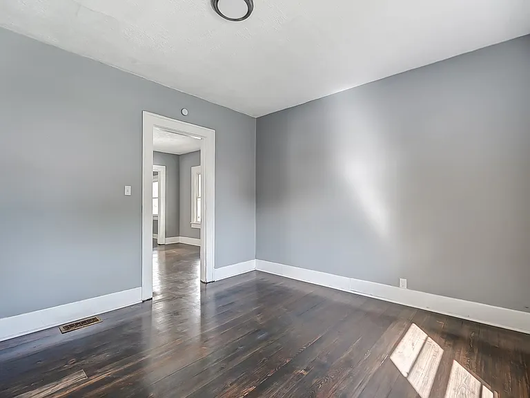 1257 Leonhard St — Photo 21