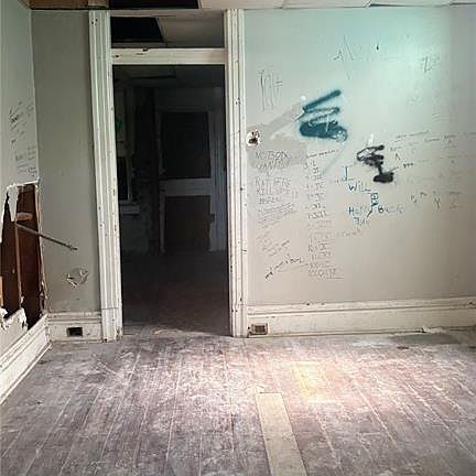 5th image of 7520 Vermont Ave