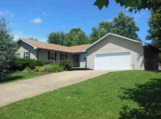 1022 Sassafras St, Willow Springs, MO 65793