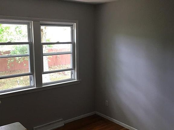 3rd image of 9 Peach Ln