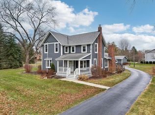 W299N5352 County Rd E, Hartland, WI 53029